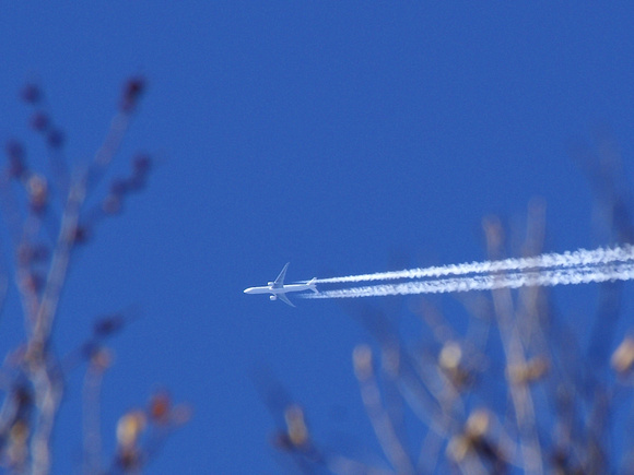 Airliner over SNP