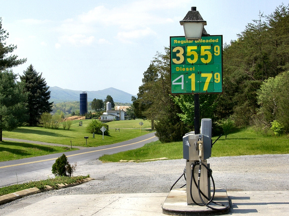 Makeshift signage in response to quickly rising gasoline prices - Carmel, VA